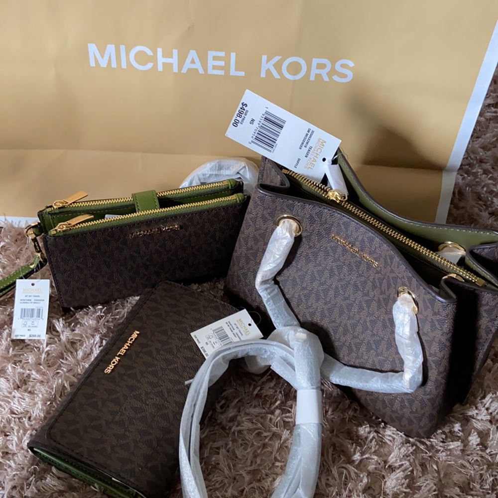 Michael Kors bag and wallets 3in 1